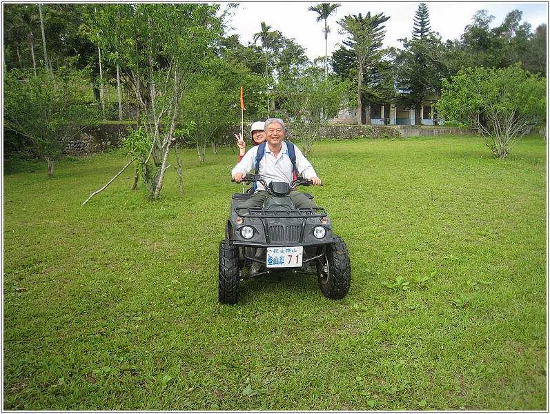 2014-03-27 08-53-33樂山飆登山車.JPG